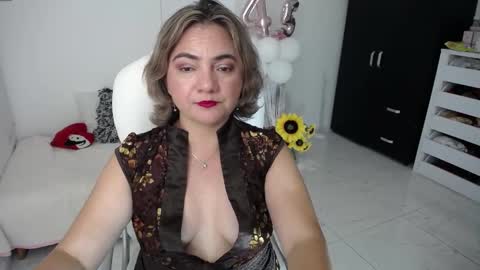 Snapshot of rebeca_milf chatting on February 2025 02:37:01 AM REBECA online show from February 2025 02:37:01 AM
