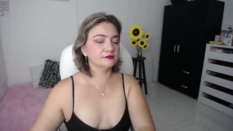 Snapshot of rebeca_milf chatting on February 2025 10:02:01 AM REBECA online show from February 2025 10:02:01 AM