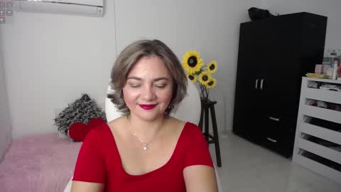 Snapshot of rebeca_milf chatting on February 2025 11:39:02 AM REBECA online show from February 2025 11:39:02 AM