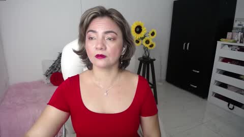 Snapshot of rebeca_milf chatting on February 2025 11:38:02 AM REBECA online show from February 2025 11:38:02 AM