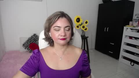 Snapshot of rebeca_milf chatting on February 2025 11:22:01 AM REBECA online show from February 2025 11:22:01 AM