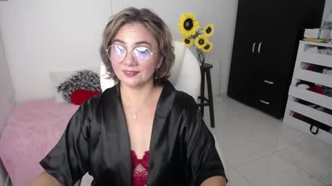 Snapshot of rebeca_milf chatting on February 2025 02:08:01 PM REBECA online show from February 2025 02:08:01 PM