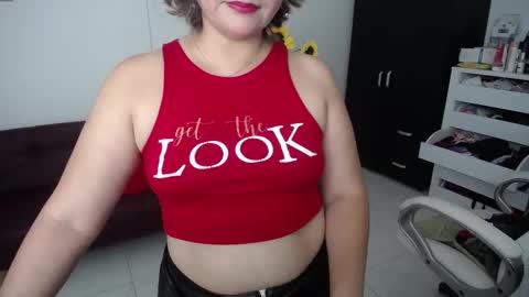 Snapshot of rebeca_milf chatting on February 2025 01:42:02 PM REBECA online show from February 2025 01:42:02 PM