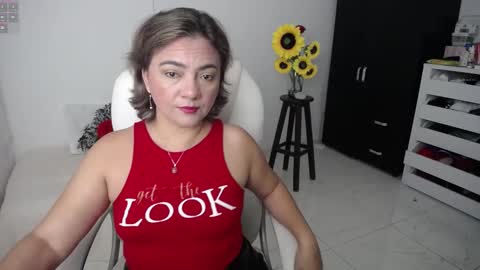 Snapshot of rebeca_milf chatting on March 2025 11:47:02 AM REBECA online show from March 2025 11:47:02 AM