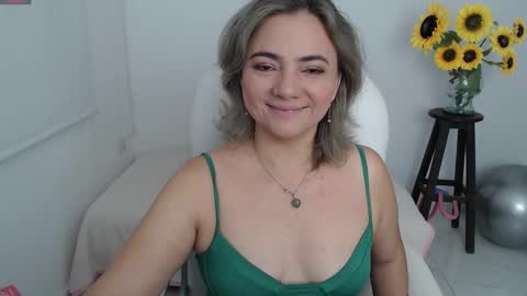Snapshot of rebeca_milf chatting on September 2025 11:54:01 AM REBECA online show from September 2025 11:54:01 AM