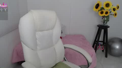 Snapshot of rebeca_milf chatting on September 2025 02:18:02 PM REBECA online show from September 2025 02:18:02 PM