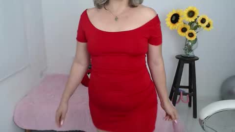 Snapshot of rebeca_milf chatting on September 2025 12:52:01 PM REBECA online show from September 2025 12:52:01 PM
