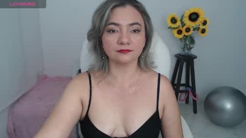Snapshot of rebeca_milf chatting on October 2025 01:08:02 PM REBECA online show from October 2025 01:08:02 PM