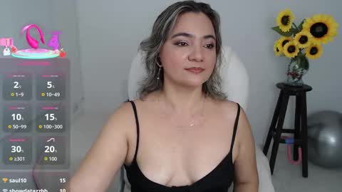 Snapshot of rebeca_milf chatting on October 2025 12:59:01 PM REBECA online show from October 2025 12:59:01 PM