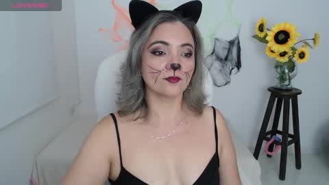 REBECA online show from November 2025 12:29:02 PM