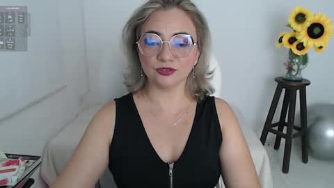 REBECA online show from January 2026 01:02:01 PM