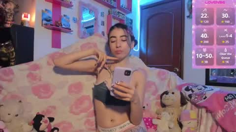 Snapshot of rebecahart chatting on April 2026 02:06:01 AM Rebecca online show from April 2026 02:06:01 AM