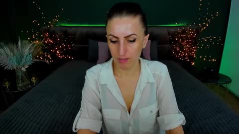 rebecca_diamonds online show from February 2025 02:31:02 PM