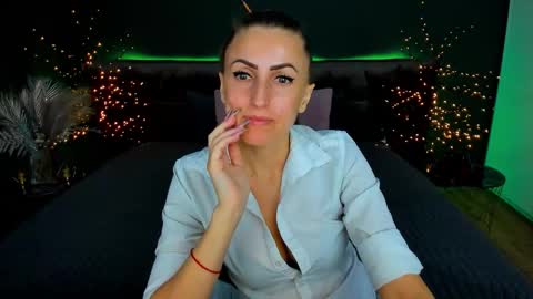 rebecca_diamonds online show from September 2025 12:05:02 PM