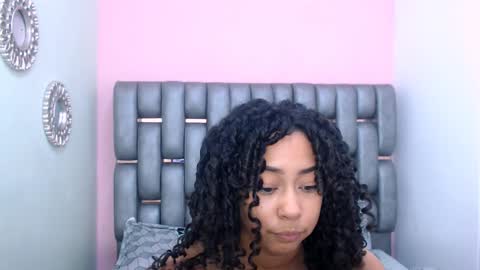 Snapshot of rebecca_mils chatting on February 2025 05:48:01 PM R E B E C A online show from February 2025 05:48:01 PM