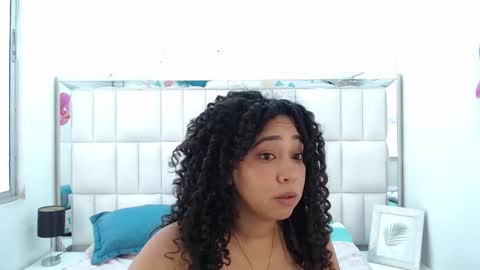 Snapshot of rebecca_mils chatting on February 2025 02:22:02 PM R E B E C A online show from February 2025 02:22:02 PM