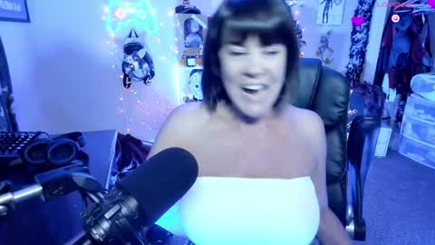 Rebecca Love online show from November 2025 02:34:02 AM