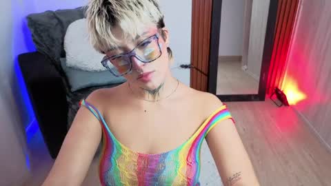 Snapshot of rebeka_baker chatting on May 2026 11:17:01 AM REBEKA online show from May 2026 11:17:01 AM