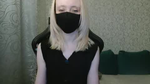 Snapshot of rebesaolset chatting on December 2024 03:57:01 PM RebesaOlset online show from December 2024 03:57:01 PM