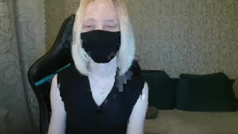 Snapshot of rebesaolset chatting on January 2025 05:00:01 PM RebesaOlset online show from January 2025 05:00:01 PM