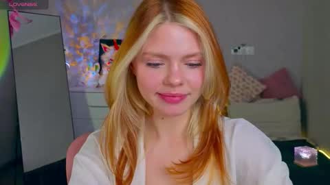 red__candy online show from November 2025 12:17:01 PM