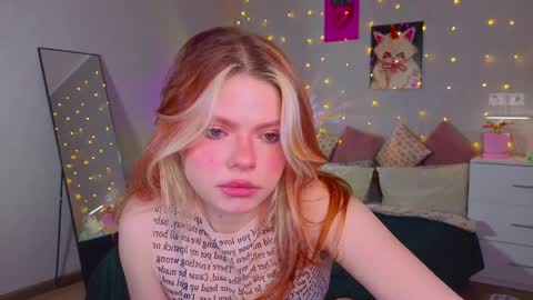 Snapshot of red__candy chatting on April 2026 04:59:02 PM red__candy online show from April 2026 04:59:02 PM