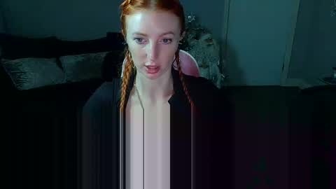 Red -  online show from December 2024 02:33:02 PM