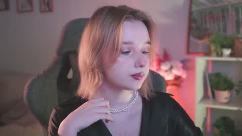 QUEEN OF EVIL online show from December 2024 05:54:02 PM