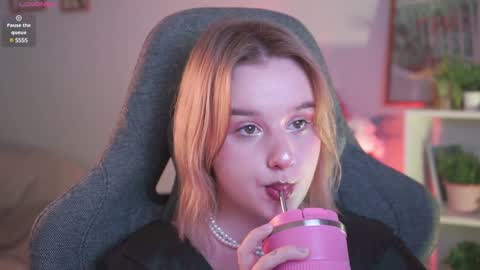 QUEEN OF EVIL online show from December 2024 12:45:02 AM