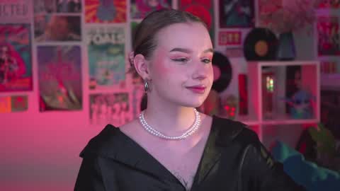 QUEEN OF EVIL online show from December 2024 08:32:01 PM