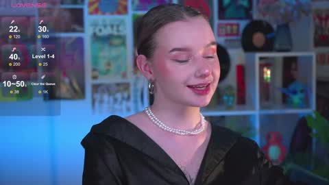 QUEEN OF EVIL online show from December 2024 02:39:01 AM