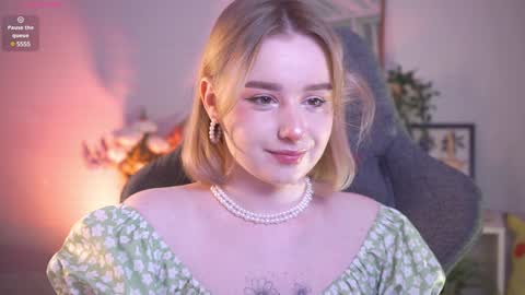 QUEEN OF EVIL online show from December 2024 08:42:02 PM