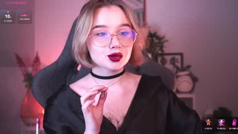 QUEEN OF EVIL online show from January 2025 07:05:01 PM