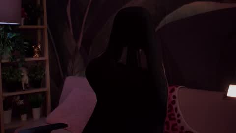 QUEEN OF EVIL online show from September 2025 02:13:02 AM