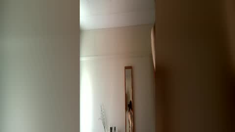 Snapshot of red_room420 chatting on June 2026 07:39:01 AM red_room420 online show from June 2026 07:39:01 AM