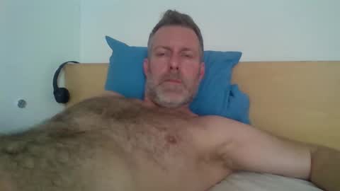 Snapshot of redandbluecloud chatting on November 2025 10:54:01 AM Red online show from November 2025 10:54:01 AM