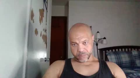 Snapshot of redbone441 chatting on April 2026 04:12:01 AM Redbone online show from April 2026 04:12:01 AM