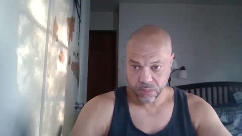 Snapshot of redbone441 chatting on April 2026 12:32:02 PM Redbone online show from April 2026 12:32:02 PM