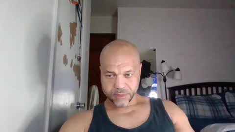 Snapshot of redbone441 chatting on April 2026 06:40:02 AM Redbone online show from April 2026 06:40:02 AM