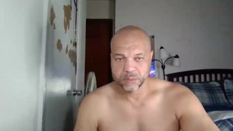 Snapshot of redbone441 chatting on April 2026 07:45:01 AM Redbone online show from April 2026 07:45:01 AM