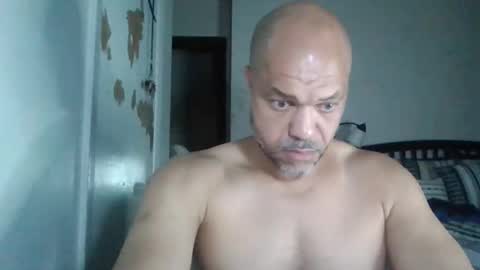 Snapshot of redbone441 chatting on April 2026 04:52:02 PM Redbone online show from April 2026 04:52:02 PM