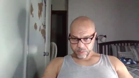 Snapshot of redbone441 chatting on April 2026 01:41:02 AM Redbone online show from April 2026 01:41:02 AM