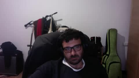 Snapshot of redbonezzzz chatting on April 2026 01:12:02 AM redbonezzzz online show from April 2026 01:12:02 AM