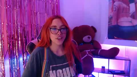 Snapshot of redgirrl_77 chatting on April 2026 11:35:01 AM Mere online show from April 2026 11:35:01 AM