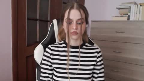 Snapshot of redhead_rabbit chatting on March 2026 03:23:01 AM Lily online show from March 2026 03:23:01 AM