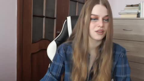 Snapshot of redhead_rabbit chatting on April 2026 02:31:01 AM Lily online show from April 2026 02:31:01 AM