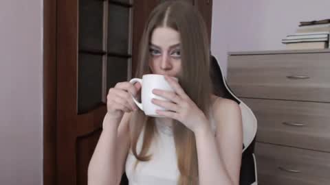 Snapshot of redhead_rabbit chatting on April 2026 02:11:01 AM Lily online show from April 2026 02:11:01 AM