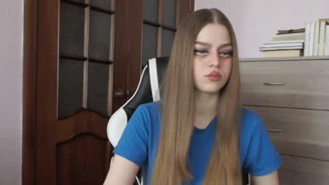 Snapshot of redhead_rabbit chatting on April 2026 02:47:02 AM Lily online show from April 2026 02:47:02 AM