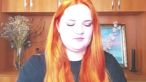 Snapshot of redhotqueen1 chatting on April 2026 12:33:01 PM Rina online show from April 2026 12:33:01 PM