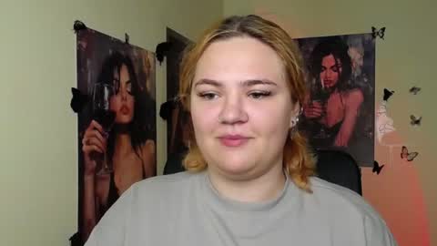 Snapshot of redhotqueen1 chatting on June 2026 06:04:02 AM Rina online show from June 2026 06:04:02 AM